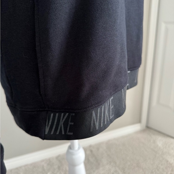 Nike Women’s Black Dri-FIT Pullover with Pockets Medium - Picture 4 of 10